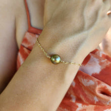 Load image into Gallery viewer, READY TO SHIP Civa Fiji Saltwater Pearl Bracelet - 14k Gold Fill FJD$
