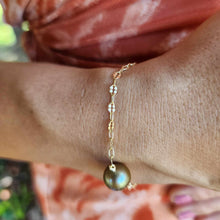 Load image into Gallery viewer, READY TO SHIP Civa Fiji Saltwater Pearl Bracelet - 14k Gold Fill FJD$
