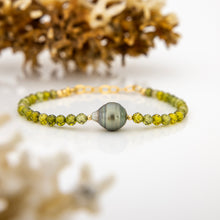 Load image into Gallery viewer, READY TO SHIP Saltwater Pearl Bracelet in 14k Gold Fill - FJD$
