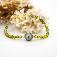 Load image into Gallery viewer, READY TO SHIP Saltwater Pearl Bracelet in 14k Gold Fill - FJD$
