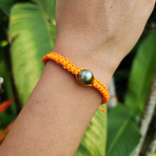 Load image into Gallery viewer, READY TO SHIP Unisex Woven Civa Fiji Pearl Bracelet - FJD$
