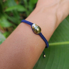 Load image into Gallery viewer, READY TO SHIP Unisex Woven Civa Fiji Pearl Bracelet - FJD$
