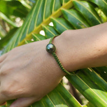 Load image into Gallery viewer, READY TO SHIP Unisex Woven Civa Fiji Pearl Bracelet - FJD$
