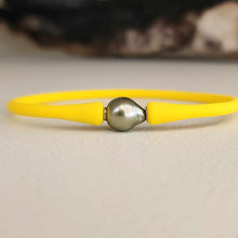 Load image into Gallery viewer, READY TO SHIP Unisex Civa Fiji Pearl Bracelet - Soft Stretch Rubber FJD$
