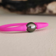 Load image into Gallery viewer, READY TO SHIP Unisex Civa Fiji Pearl Bracelet - Soft Stretch Rubber FJD$
