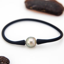 Load image into Gallery viewer, READY TO SHIP Unisex Civa Fiji Pearl Bracelet - Soft Stretch Rubber FJD$
