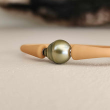 Load image into Gallery viewer, READY TO SHIP Unisex Civa Fiji Pearl Bracelet - Soft Stretch Rubber FJD$
