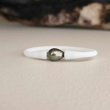 Load image into Gallery viewer, READY TO SHIP Unisex Civa Fiji Pearl Bracelet - Soft Stretch Rubber FJD$
