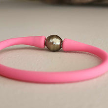 Load image into Gallery viewer, READY TO SHIP Unisex Civa Fiji Pearl Bracelet - Soft Stretch Rubber FJD$
