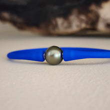 Load image into Gallery viewer, READY TO SHIP Unisex Civa Fiji Pearl Bracelet - Soft Stretch Rubber FJD$
