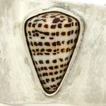 Load image into Gallery viewer, READY TO SHIP Bezel Set Shell Cuff - 925 Sterling Silver FJD$
