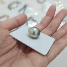 Load image into Gallery viewer, Fiji Loose Saltwater Pearl with Grade Certificate #3250 - FJD$
