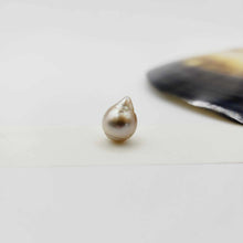 Load image into Gallery viewer, READY TO SHIP Bead Saltwater Pearl Bracelet in 14k Gold Fill - FJD$
