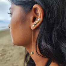 Load image into Gallery viewer, READY TO SHIP Single Fiji Keshi Pearl Bar Earring - 14k Gold Fill FJD$
